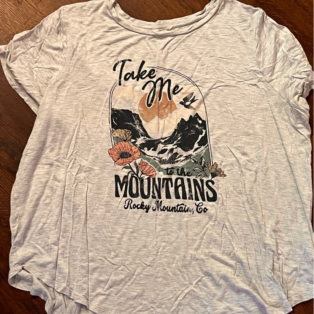 Maurice’s 1x graphic tee